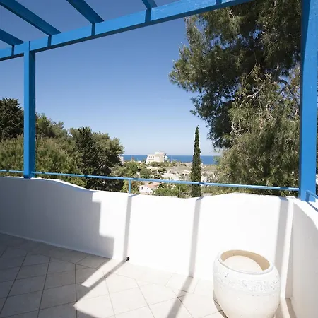 Flora & 3* Sant'Andrea (Apulia)