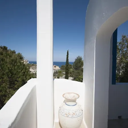 Flora & Apartmanhotel 3*
