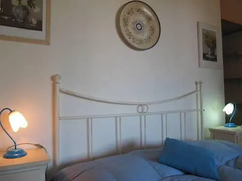 Flora & Lejlighedshotel Sant'Andrea (Apulia)